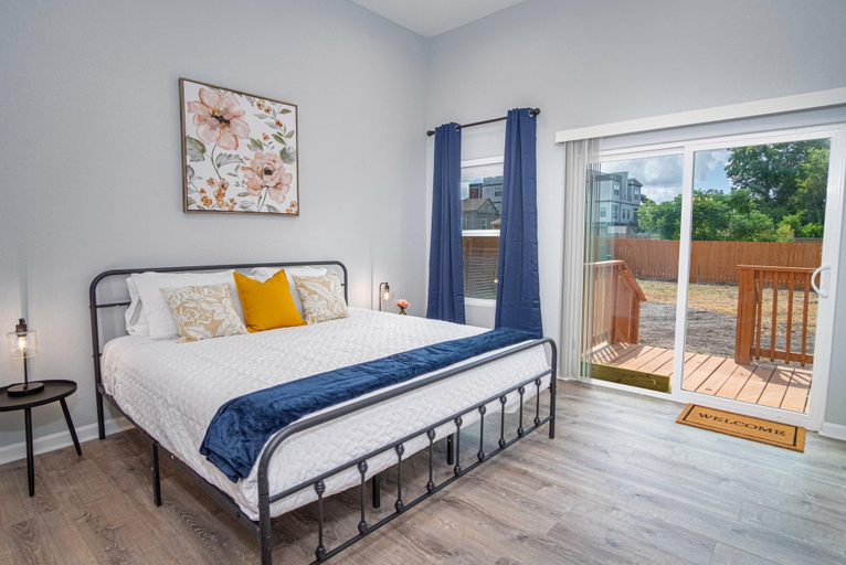 Bedroom 2, Seize the Moment! 4br/3ba Gem w/ Downtown Views!, Bexar