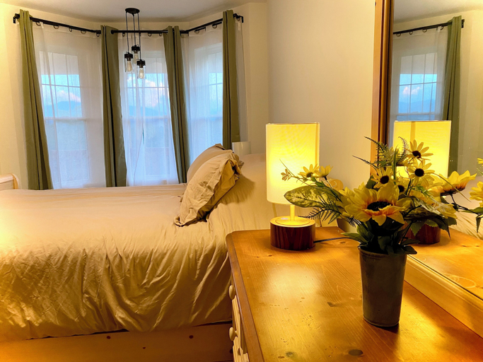 Bedroom 2, Shepherd's Lodge, Buncombe