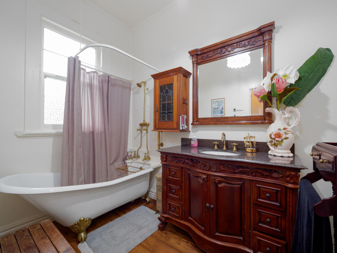 Bathroom 3, Otira Stagecoach Hotel, Westland