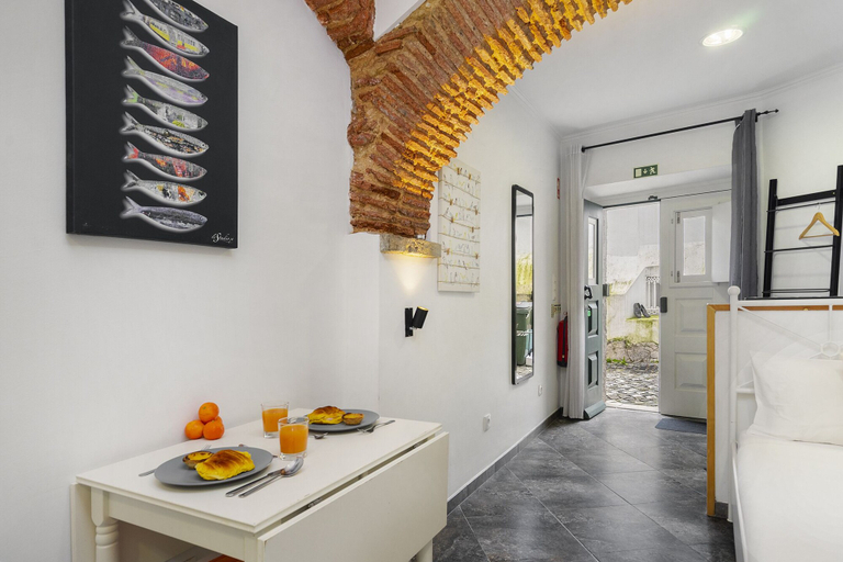Others 4, Cozy Alfama Haven: Perfect For Exploring Lisbon, Lisbon