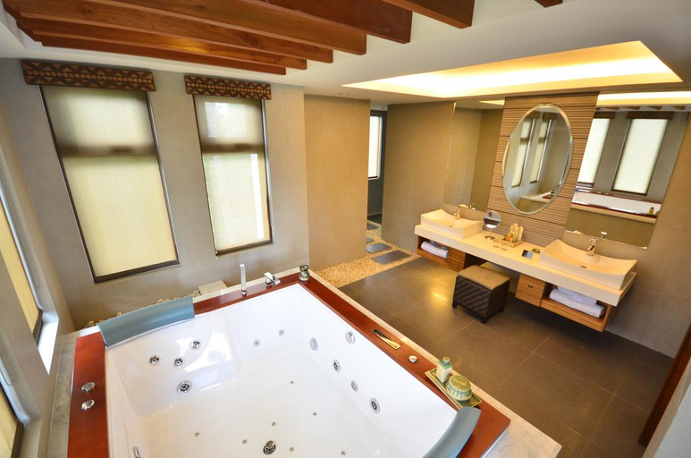 Bathroom 4, Princesa Garden Island Resort & Spa, Puerto Princesa City