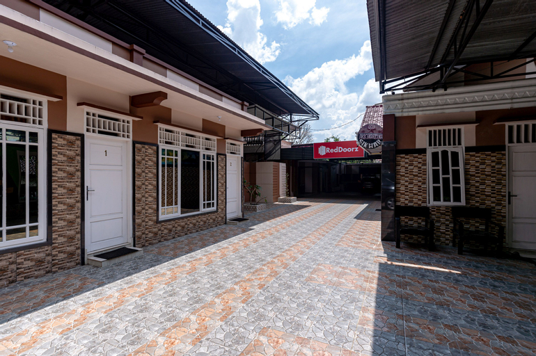 Exterior & Views 22