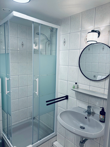 Bathroom 5, Hotel Thesdorfer Hof, Pinneberg