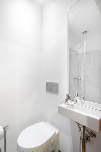 Bathroom 4, Beco Patacas Perfect Location To Explore Lisbon, Lisbon