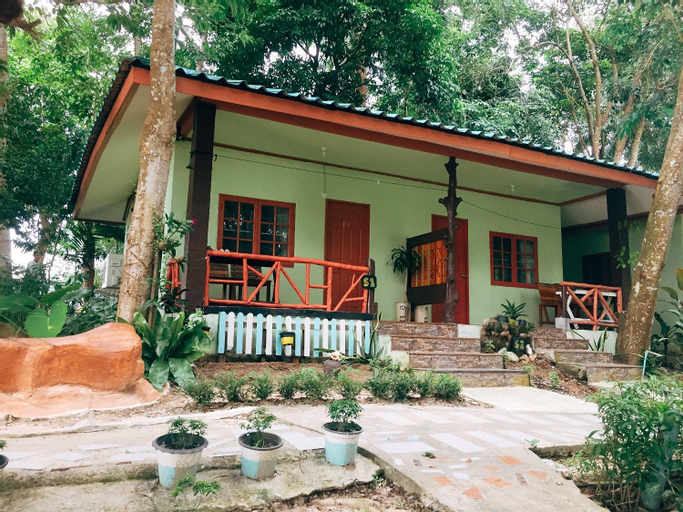 Exterior 16