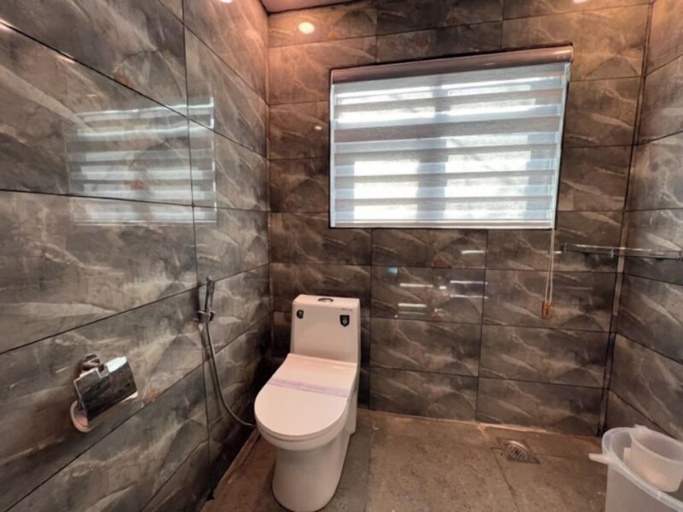 Bathroom 2, Hotel Riviera By Mount view, Anantnag