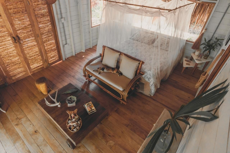 Bedroom 3, Agua de Luna, Moñitos