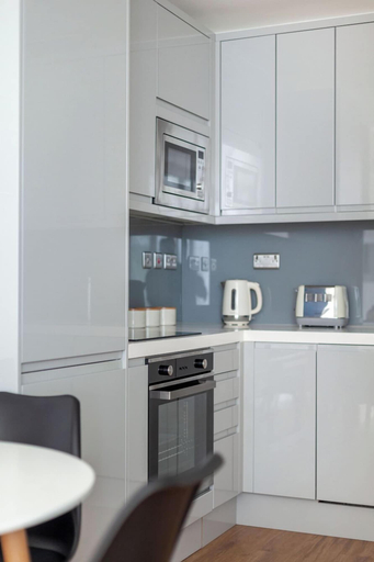 Others 5, The Ealing Luxury Flat, London