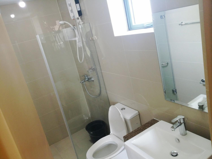 Bathroom 5, Palm Tree Studio Condo  at Manila Airport by Beth, Pasay City
