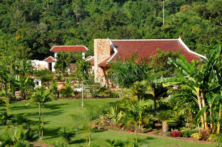 Others 3, Cominsia Lodge, Kaeb