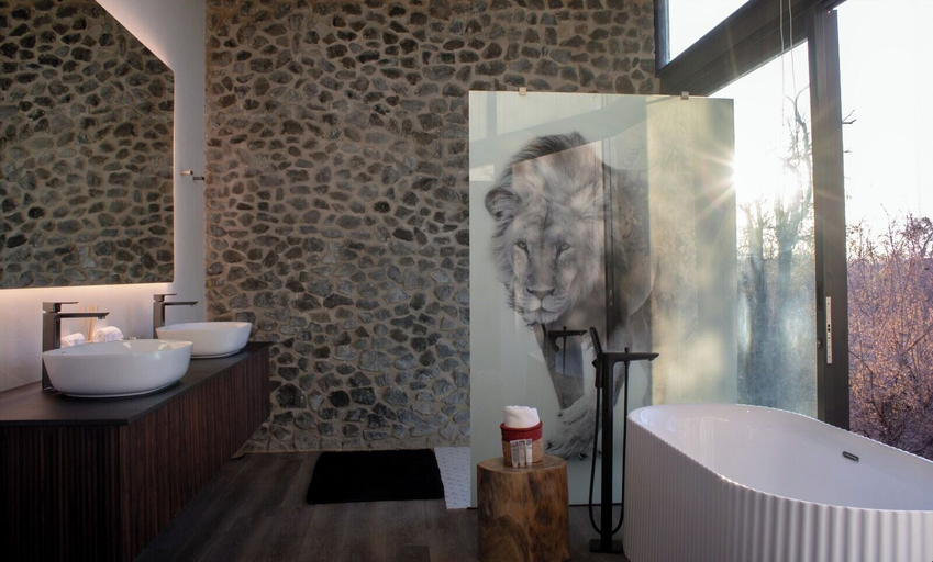Bathroom 3, Umoya Safari Lodge, Bojanala
