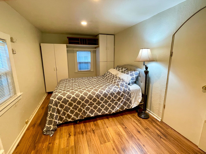 Bedroom 1, Sunnyvale Cabin, Santa Clara
