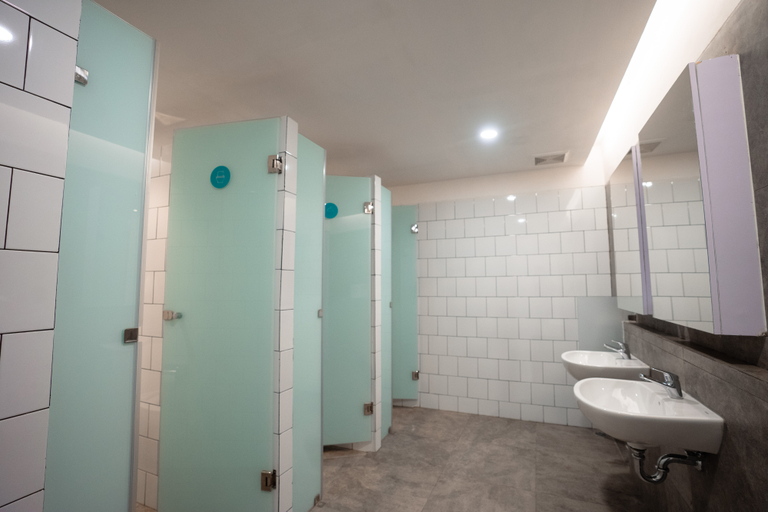 bathroom 9