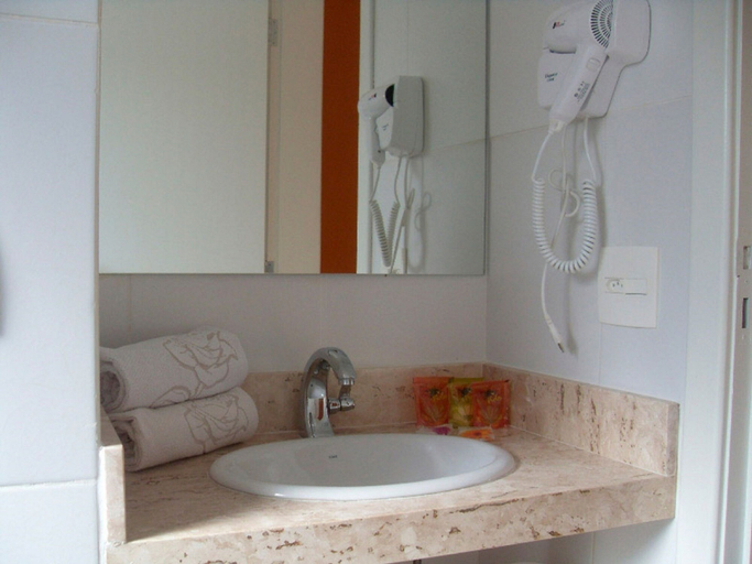 Bathroom 4, HOTEL ROSA DA ILHA GUARUJA - PERTO DO MAR, Guarujá