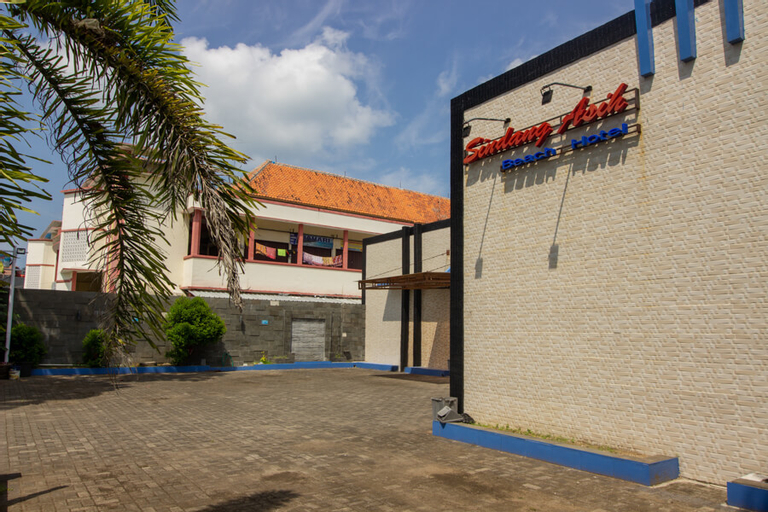 RedDoorz near Goa Panggung, Pangandaran