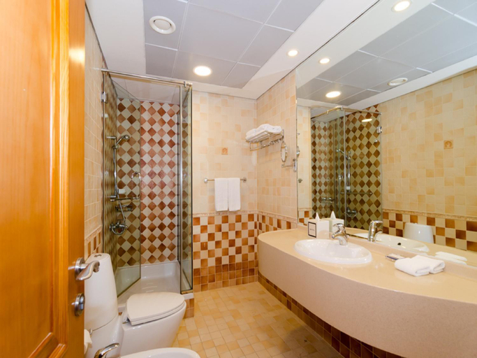 Bathroom 5, Roda Beach Resort, Dubai