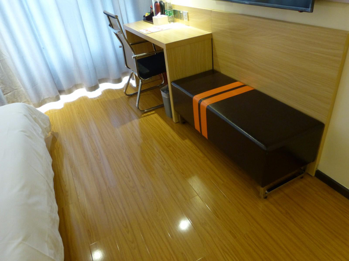 Bedroom, 7 Days Premium·Delingha Center Square, Haixi Mongol and Tibetan