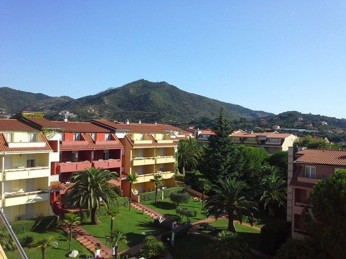 Pool 3, Tastefully Furnished Studio Near the Sea, Savona
