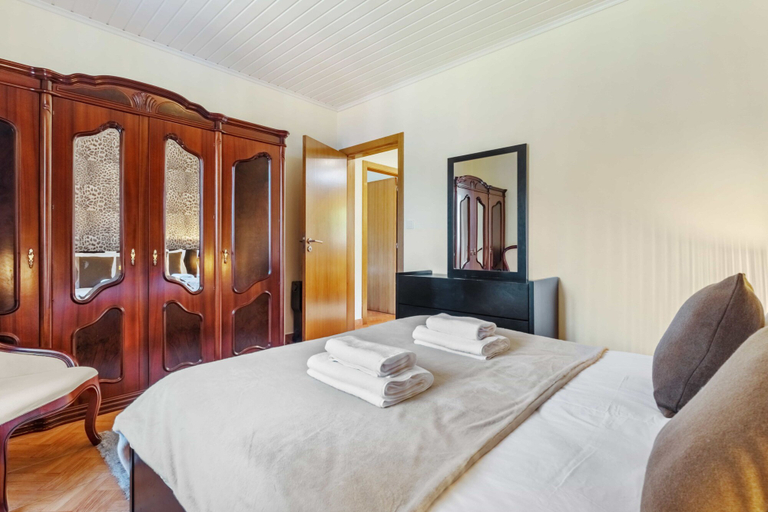Room 4, Landure Baixo by Homie, São Vicente