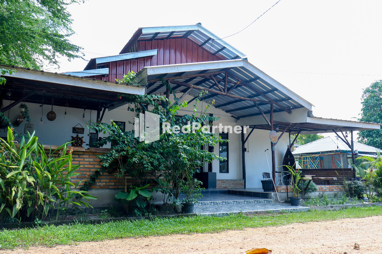 Sahabat Pantai Guest House RedPartner, Belitung