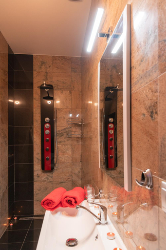 Bathroom 2, Romanticky wellness suite hotel Heinz, Příbram