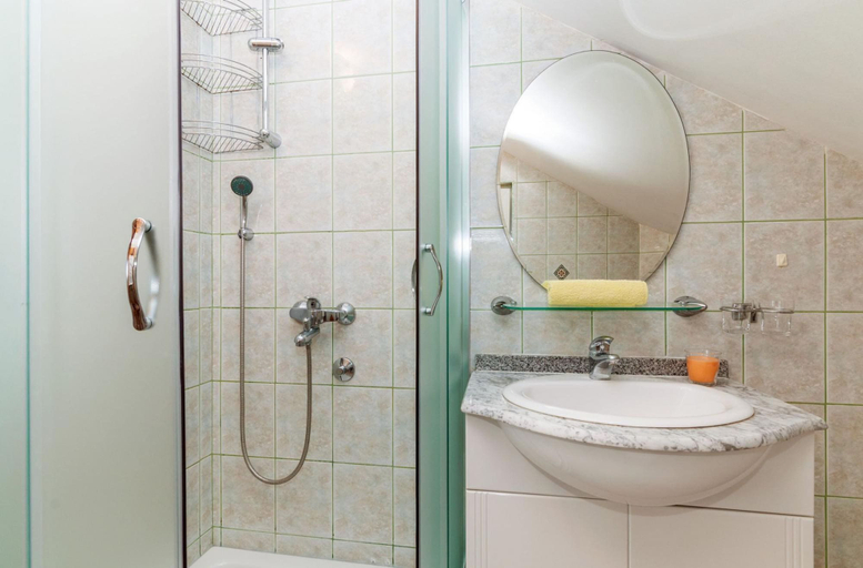 Bathroom 5, Villa Chervil Zadarvillas, Benkovac
