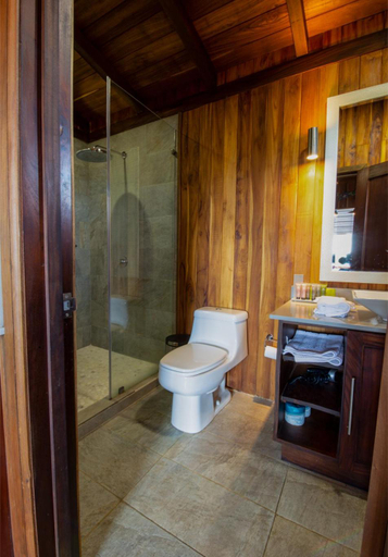Bathroom 2, Lucero Residences Golf & Wellness Resort, Boquete
