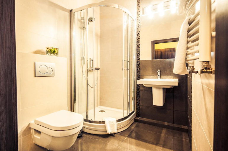Bathroom 2, Hotel Figa, Poznań City