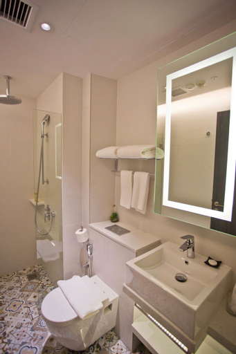 Bathroom 12