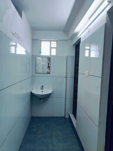 Bathroom 4, Grace Tourist Home, Ernakulam