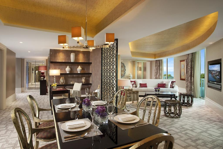 Food & Drinks, Michael by Resort World Sentosa, Singapura