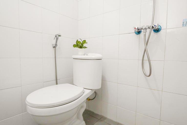 Bathroom 5, LOFINN Guesthouse, Demak