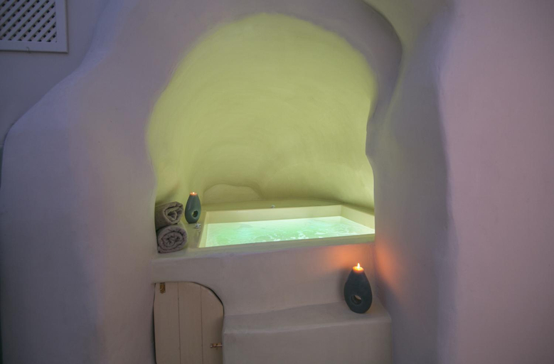 Bathroom 2, Morfi Cave House, South Aegean