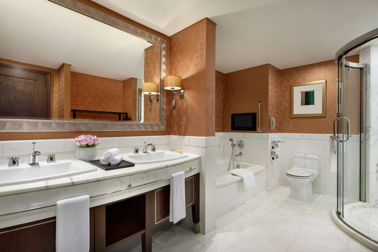 Bathroom 17