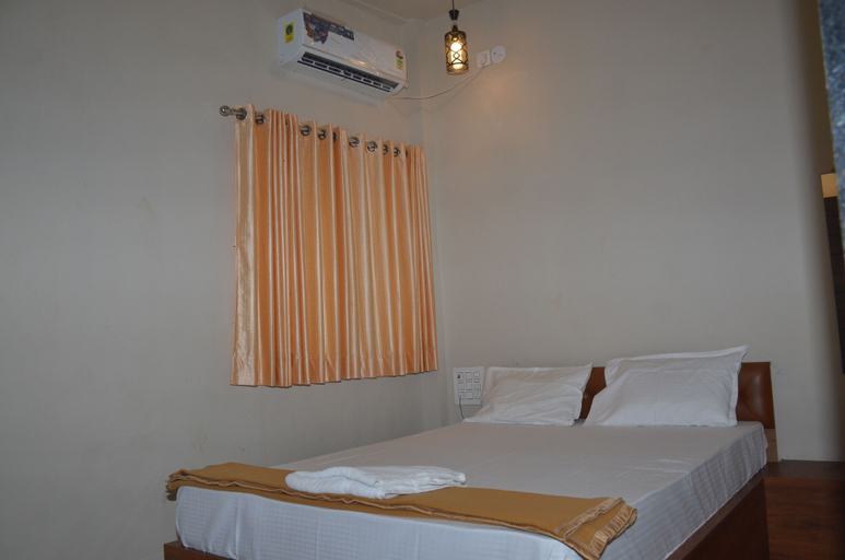 Bedroom 3, Hotel Ramayana, Parbhani