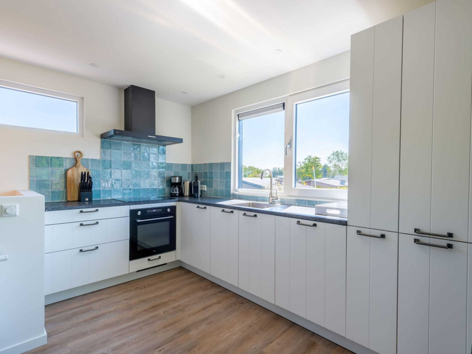 Private kitchen 5, Lovely Holiday Home in a Quiet Location, Noord-Beveland