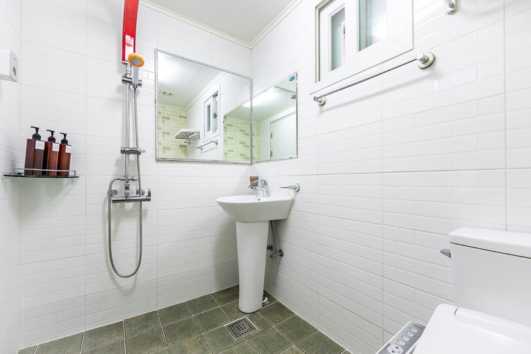 Bathroom 3, Suncheon Suncheonman Four Season Pension, Suncheon