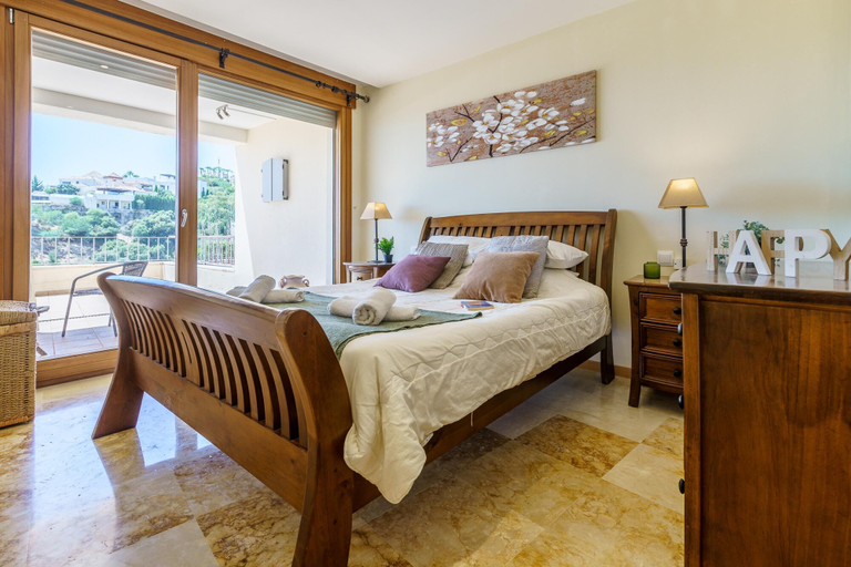 Room 5, Marbella Mountain With sea View and Pool, Málaga
