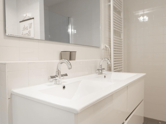Bathroom 3, Holiday Home in Den Haag With Terrace, Den Haag