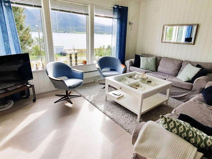 Others 5, Seaside Retreat in Lyngen-by Traum, Lyngen
