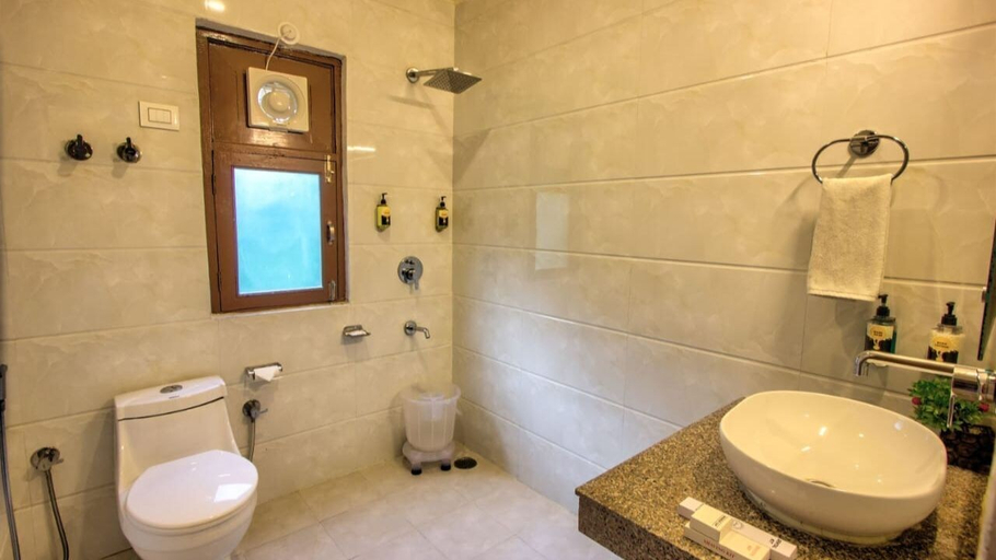 Bathroom, Wondercity Hotels & Resorts, Kullu