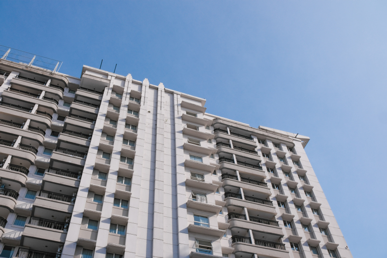 Exterior & Views 30