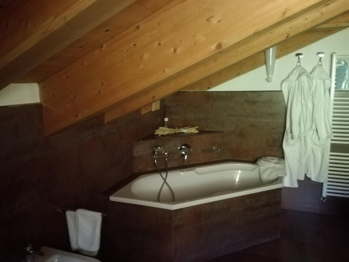 Bedroom 2, Hotel Bait de Angial, Sondrio