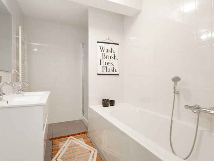 Bathroom 5, Holiday Home in Den Haag With Terrace, Den Haag