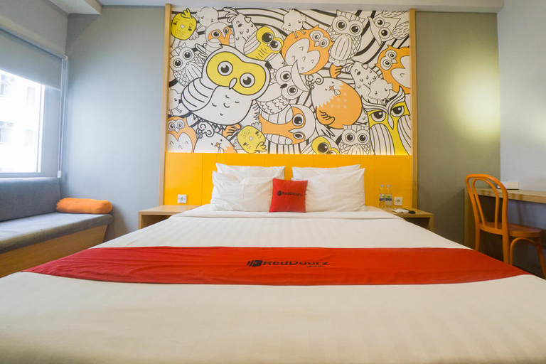 Bedroom 2, RedDoorz Apartment near Bundaran Satelit Surabaya, Surabaya