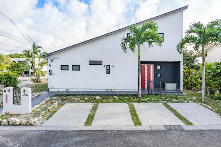Exterior & Views 2, 1688 House Churaumi, Motobu