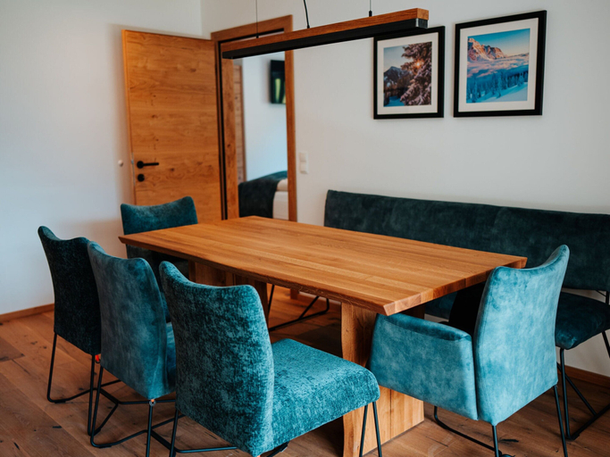 Others 5, Beautiful Apartment With 2 Bathrooms, on ski Slope, Zell am See