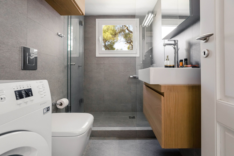 Bathroom 4, Hermes & Dione, Crete