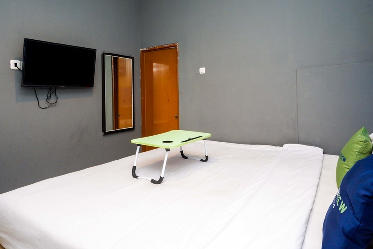 Bedroom 2, Urbanview Hotel Syariah Prambanan by RedDoorz, Klaten