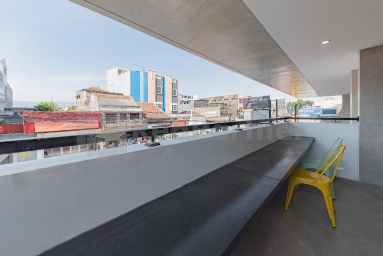 Exterior & Views 16